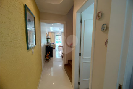 Sobrado à venda com 3 quartos, sendo 1 suíte, em Jardim Pinheiros, São Paulo, SP