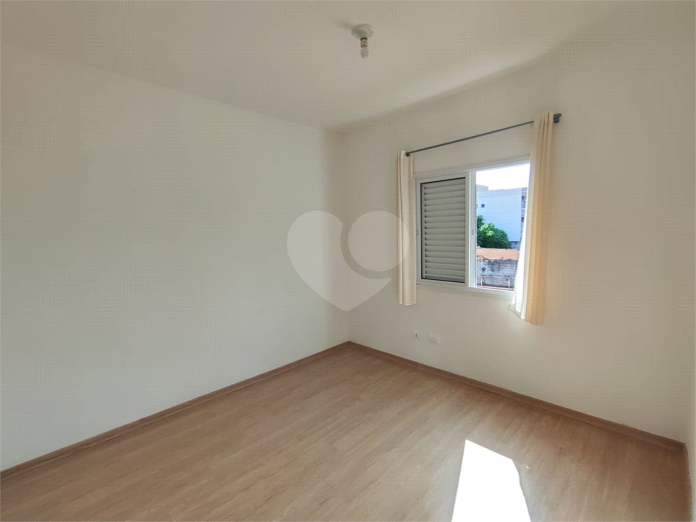 Casa de Vila à venda com 3 quartos, sendo 1 suíte, em Loteamento Jardim Morumbi, Atibaia, SP