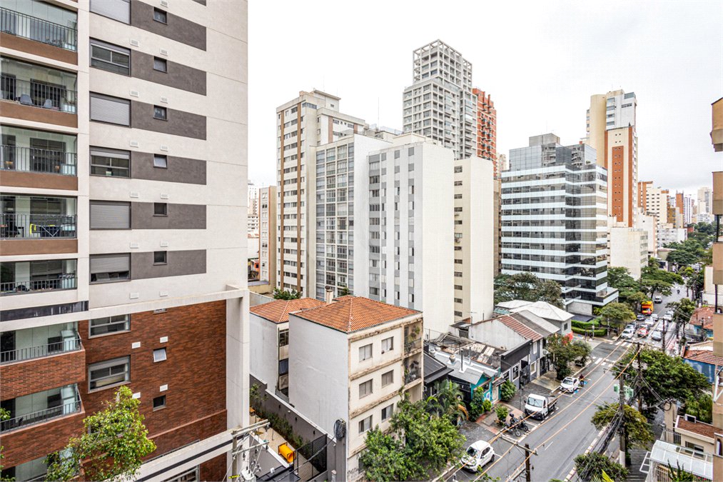 Apartamento à venda com 3 quartos, sendo 1 suíte, em Pinheiros, São Paulo, SP