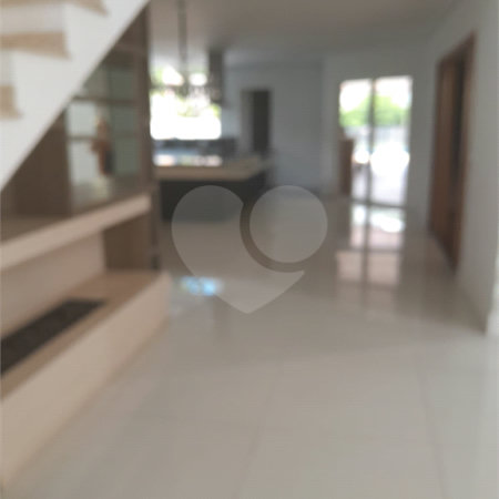 Casa à venda ou para alugar com 4 suítes em Chácaras São Carlos, Cotia, SP