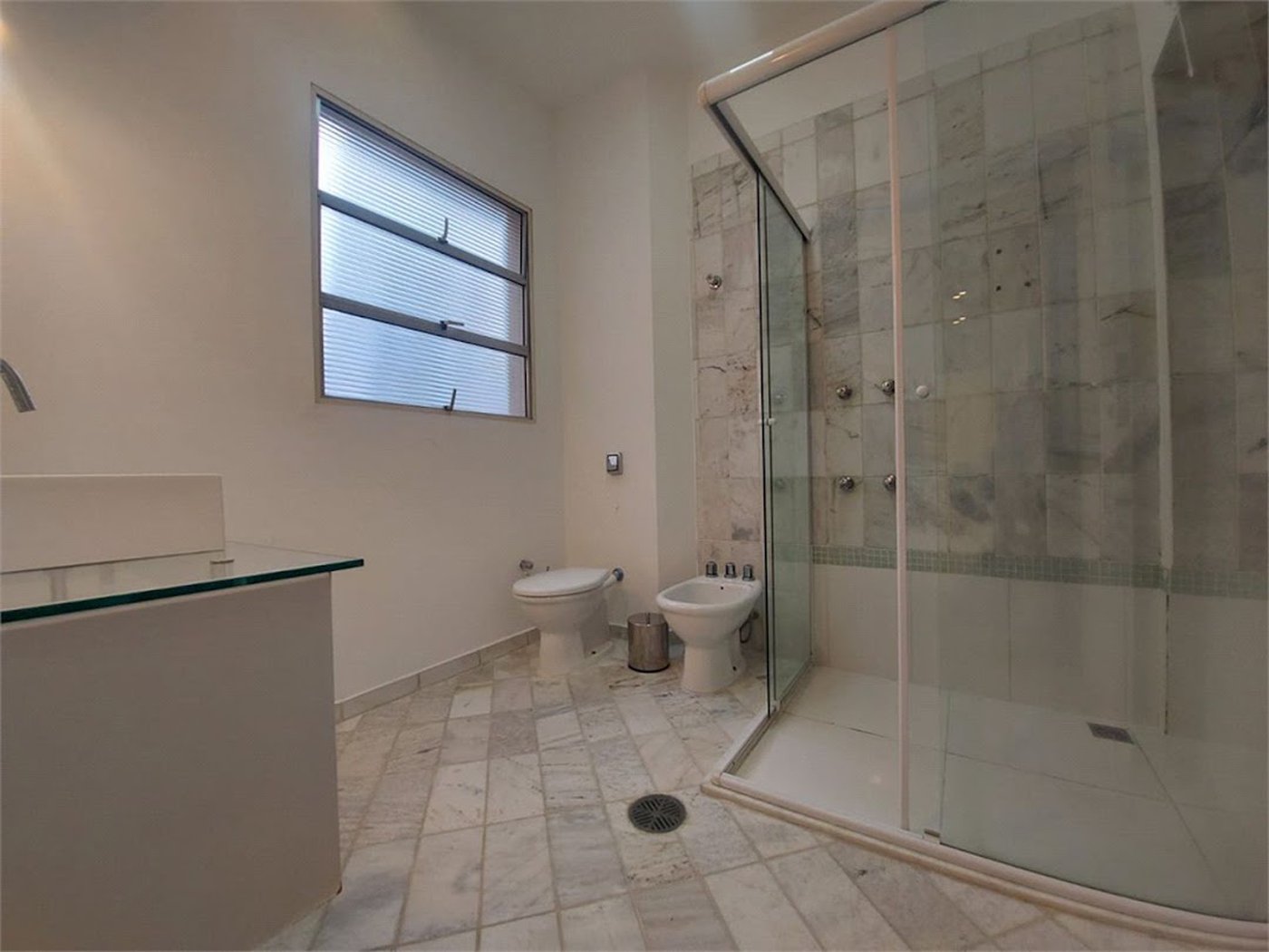 Apartamento com 4 dormitórios à venda, 120 m² por R$ 700.000,00 - Pitangueiras - Guarujá/SP
