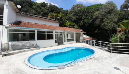 Casa Térrea à venda com 3 quartos, sendo 1 suíte,  em Serra da Cantareira, Mairiporã, SP