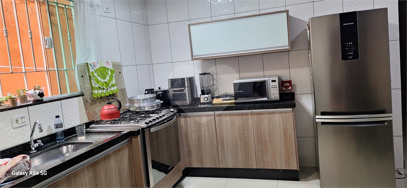 Sobrado à venda com 3 quartos, sendo 2 suítes, em Vila Aparecida, São Paulo, SP