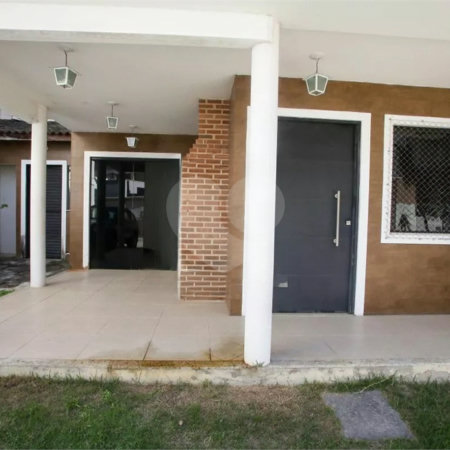Casa à venda com 4 quartos, sendo 3 suítes, no condomínio Lícia de Alvarenga, Rio de Janeiro - RJ