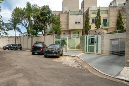 Casa à venda com 4 quartos, sendo 2 suítes, no condomínio Melbourne Residence, São Paulo - SP