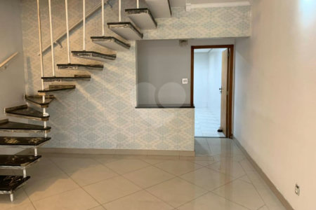 Sobrado à venda com 4 quartos, sendo 1 suíte,  em Chácara Santo Antônio (zona Leste), São Paulo, SP