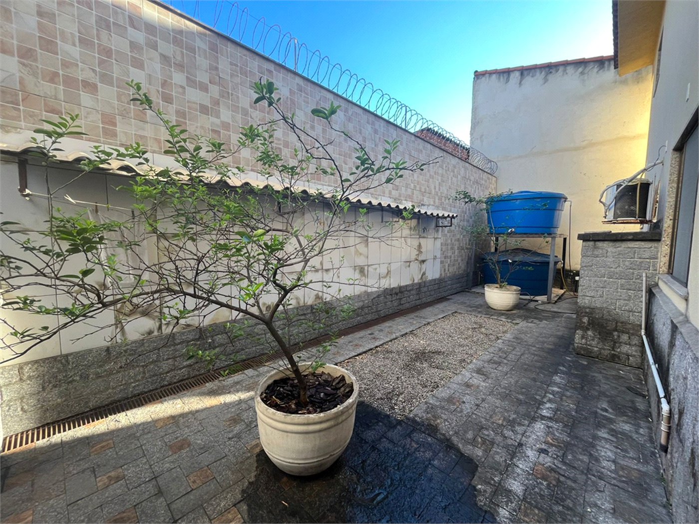 Casa à venda com 2 quartos, sendo 1 suíte, no condomínio Residencial Vale das Palmeiras, Rio de Janeiro - RJ