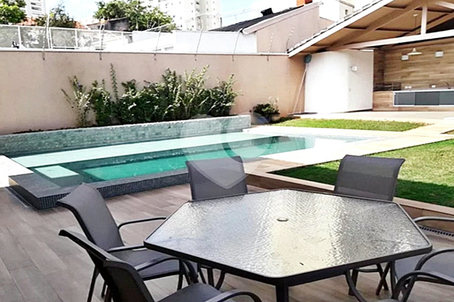 Casa à venda com 4 quartos, sendo 3 suítes, em Santana, São Paulo, SP