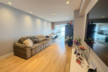 Apartamento à venda com 2 quartos, sendo 1 suíte,  em Boqueirão, Praia Grande, SP