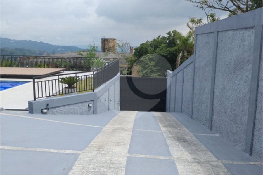 Casa à venda com 4 quartos, sendo 2 suítes, no condomínio Alpes da Cantareira, Mairiporã - SP