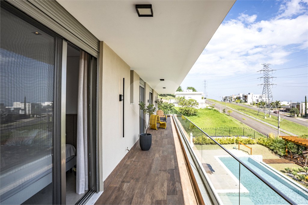 Casa à venda com 4 suítes no condomínio Campo de Toscana, Vinhedo - SP