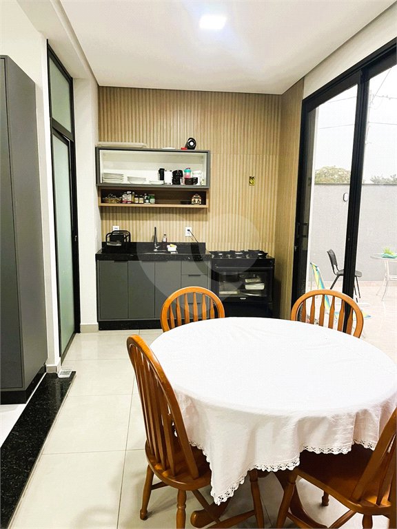 Casa à venda com 3 suítes no condomínio Residencial Le France, Sorocaba - SP