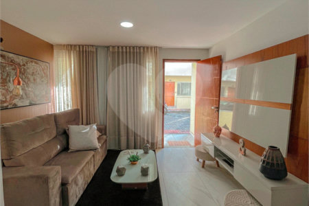 Casa à venda com 4 quartos, sendo 1 suíte, no condomínio Imperial Santa Cruz, Rio de Janeiro - RJ