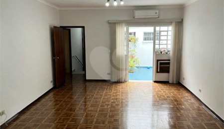 Sobrado à venda ou para alugar com 3 quartos, sendo 2 suítes, em Santana, São Paulo, SP