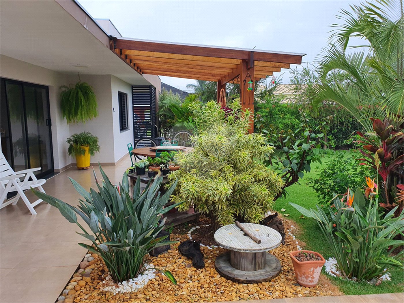 Casa à venda com 3 suítes no condomínio Village Ipanema 1, Araçoiaba da Serra - SP