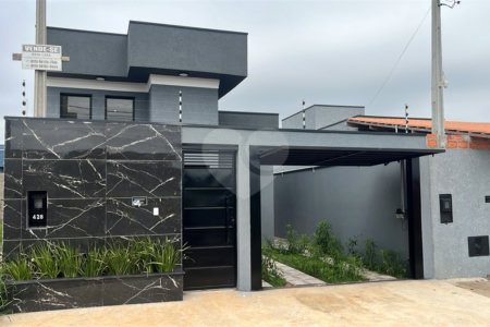 Casa à venda com 3 quartos, sendo 1 suíte, em Parque Itapê, Itapetininga, SP