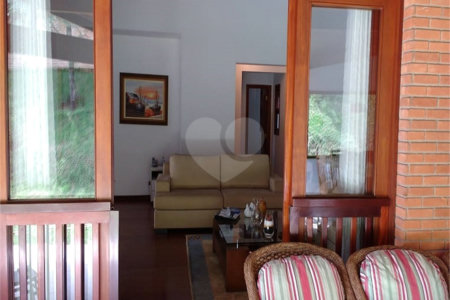 Casa à venda com 4 quartos, sendo 2 suítes,  no condomínio Ypê Branco I, São Paulo - SP