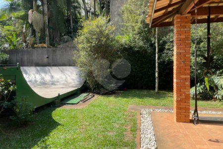Casa à venda com 4 quartos, sendo 1 suíte, em Vila Morumbi, São Paulo, SP