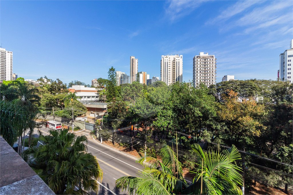 Apartamento à venda com 4 quartos, sendo 3 suítes, em Vila Andrade, São Paulo, SP