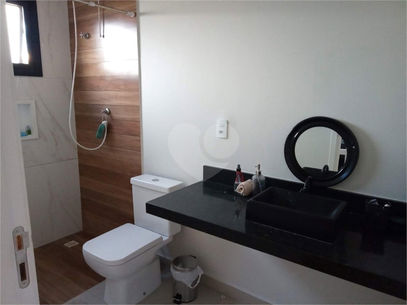 Casa à venda com 3 quartos, sendo 1 suíte, no condomínio Village Ipanema Ii, Araçoiaba da Serra - SP