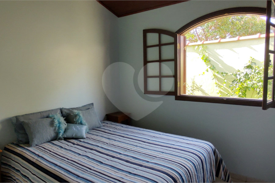 Casa à venda com 3 quartos, sendo 1 suíte, no Centro, Extrema, MG