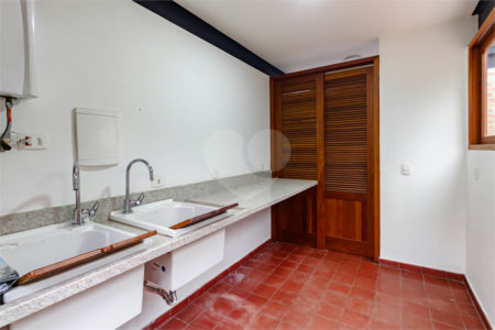 Casa à venda com 3 quartos, sendo 2 suítes, em Jardim América, São Paulo, SP
