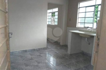 Casa de Vila à venda com 5 quartos em Jardim Santa Lúcia, Bragança Paulista, SP