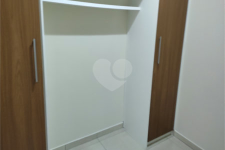 Sobrado à venda ou para alugar com 2 suítes em Jardim Nely, Indaiatuba, SP