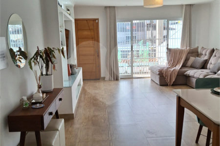 Sobrado à venda com 4 quartos, sendo 2 suítes, em Nova Petrópolis, São Bernardo do Campo, SP