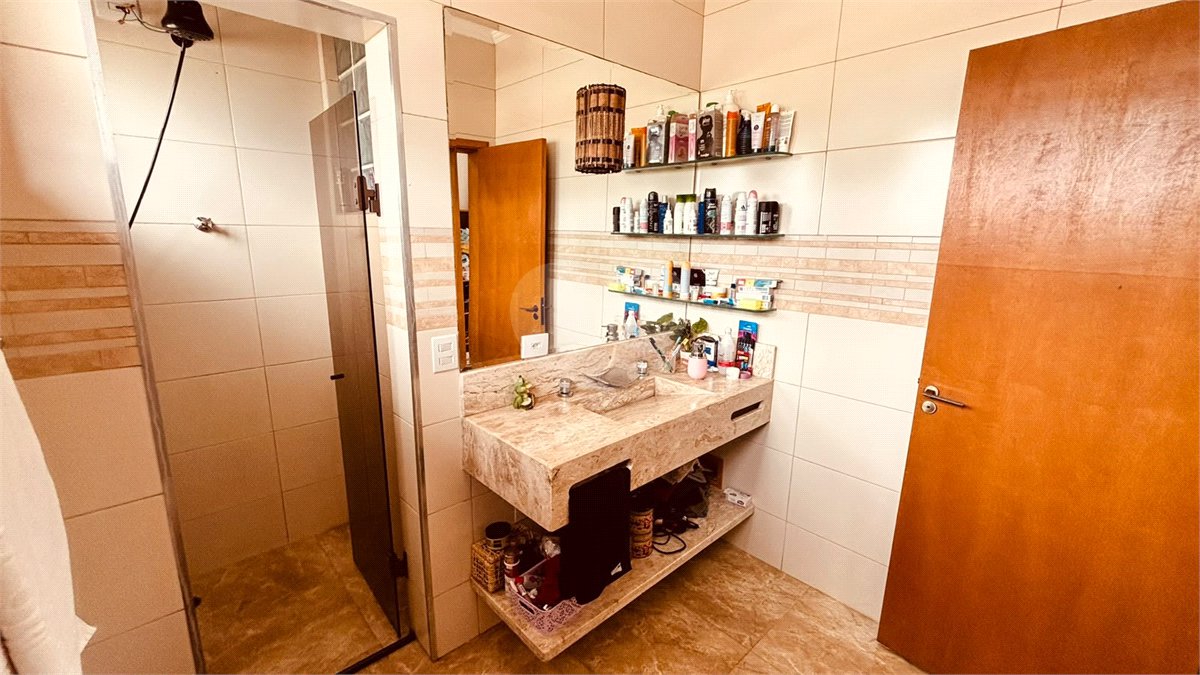 Sobrado à venda com 3 quartos, sendo 1 suíte, em Chácara Recanto Verde, Cotia, SP
