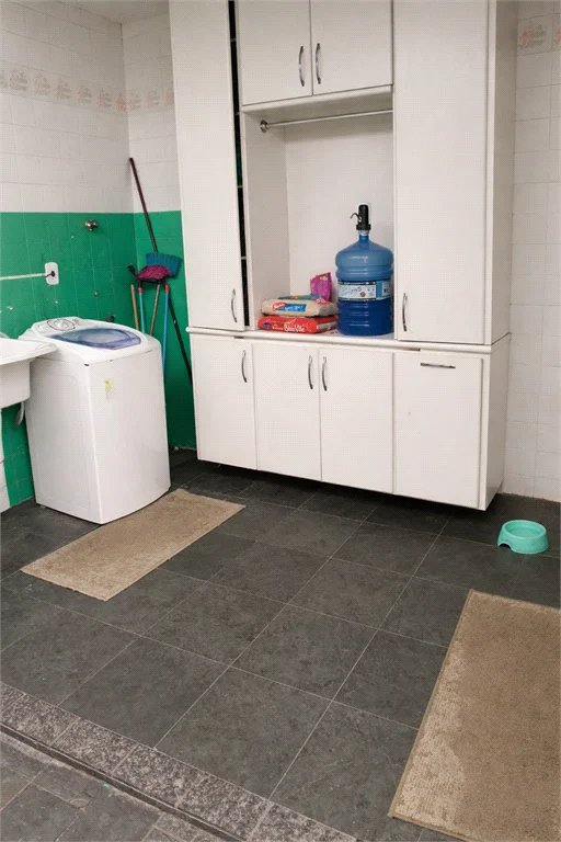 Casa à venda com 3 suítes em Jardim Leonor, São Paulo, SP