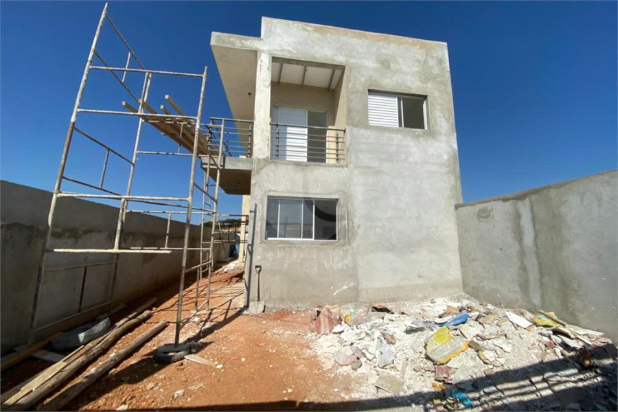 Sobrado à venda com 3 quartos, sendo 1 suíte,  em Canjica (terra Preta), Mairiporã, SP