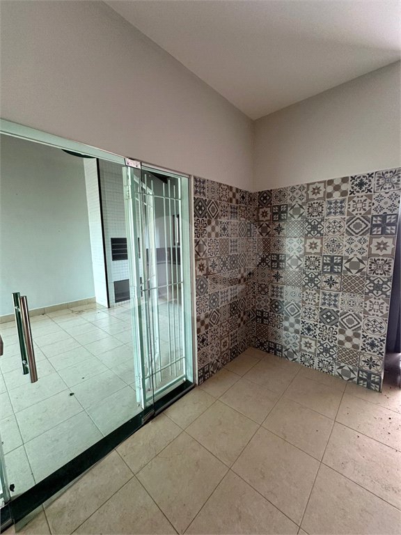 Casa à venda com 3 quartos, sendo 1 suíte, em Jardim Santa Marta, Cuiabá, MT