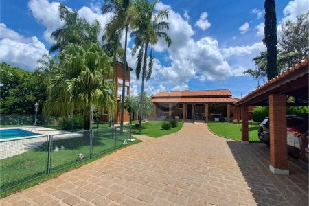 Casa à venda com 3 quartos, sendo 1 suíte, no condomínio Residencial Vale das Laranjeiras, Indaiatuba - SP