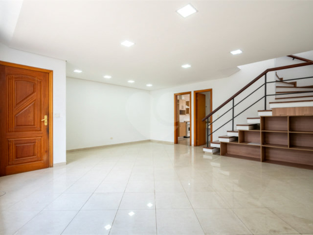 Casa de Vila à venda com 3 quartos, sendo 2 suítes,  em Campo Belo, São Paulo, SP