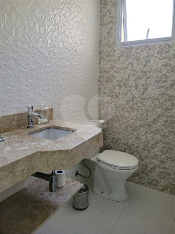 Casa à venda com 3 quartos, sendo 1 suíte, no condomínio Terrara, São Paulo - SP