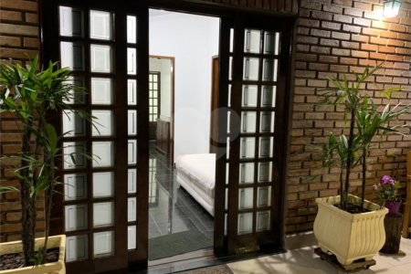 Casa à venda com 3 suítes em Vila Amorim, Suzano, SP