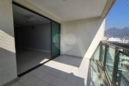Cobertura à venda ou para alugar com 4 quartos, sendo 1 suíte,  em Tijuca, Rio de Janeiro, RJ