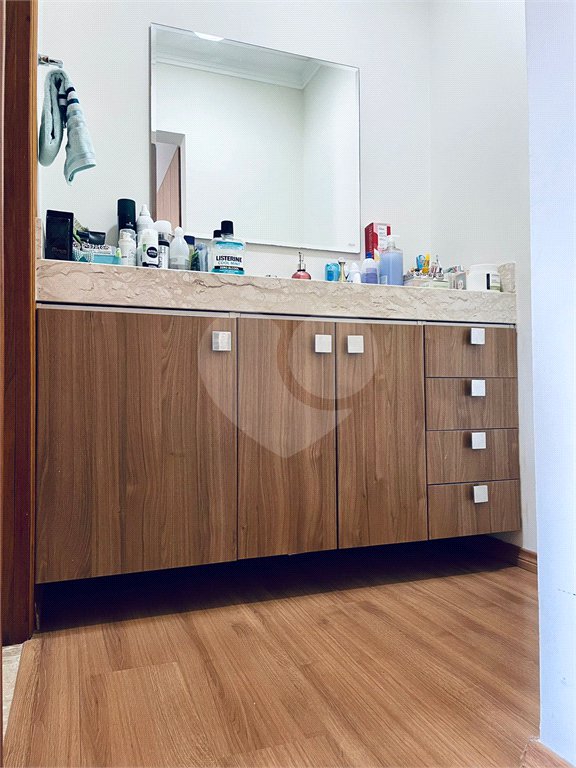 Casa à venda com 3 quartos, sendo 1 suíte, no condomínio Shambala I, Atibaia - SP