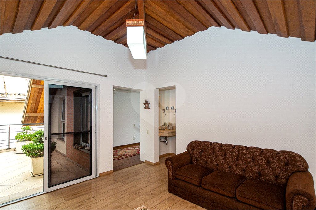 Casa à venda com 5 quartos, sendo 4 suítes, no condomínio Villa de Monterey, São Paulo - SP