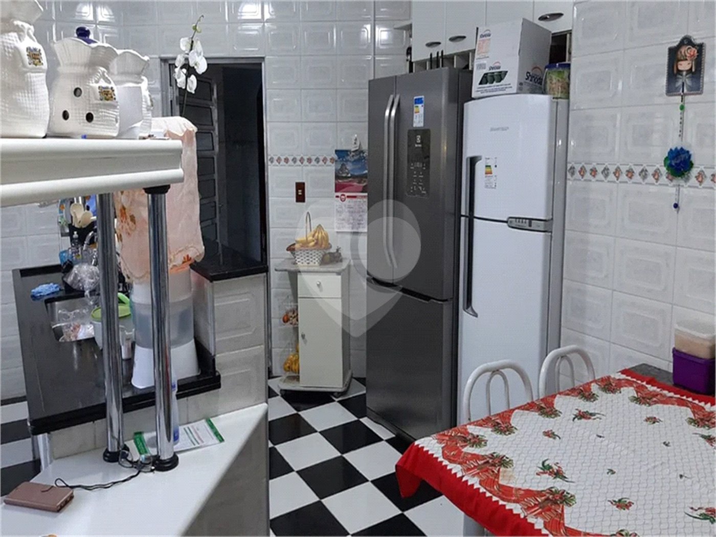 Casa à venda com 6 quartos, sendo 4 suítes, no condomínio Alpes da Cantareira, Mairiporã - SP