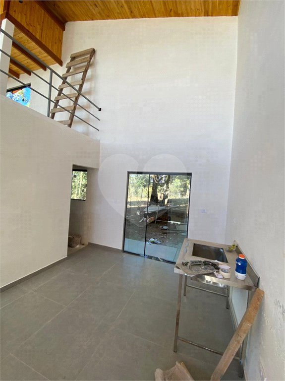 Casa à venda com 2 quartos, sendo 1 suíte, no condomínio Águas de São Pedro, Mairiporã - SP