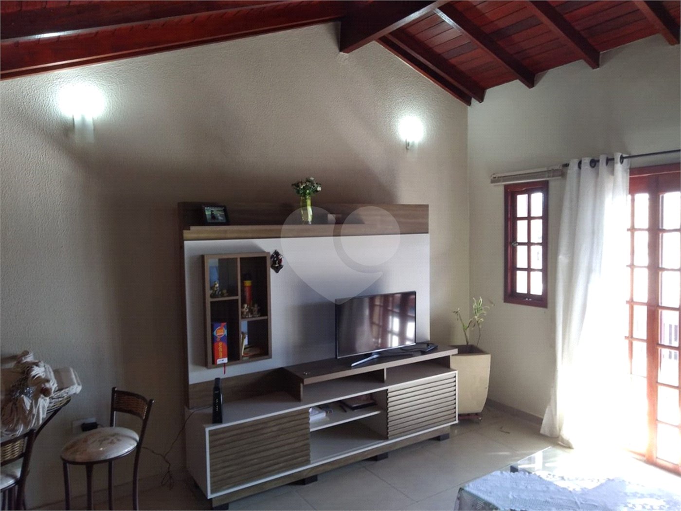 Sobrado à venda com 2 quartos em Reneville, Mairinque, SP
