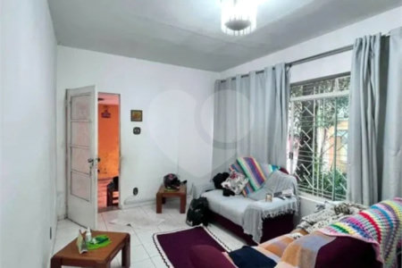 Casa Térrea à venda com 3 quartos em Vila Pereira Barreto, São Paulo, SP