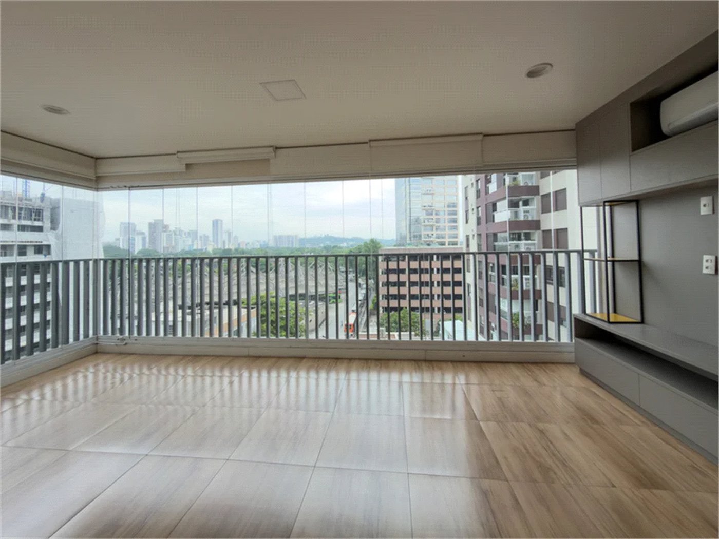 Apartamento à venda com 4 quartos, sendo 2 suítes, em Pinheiros, São Paulo, SP
