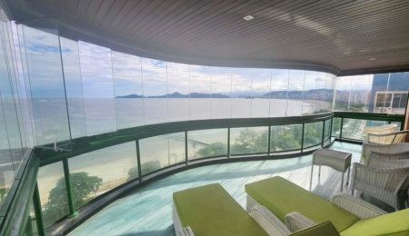 Apartamento Alto Padrão Frente Mar com 4 Dormitórios, 3 Suítes e 3 Vagas na Orla de Santos