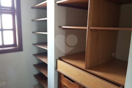Casa à venda com 3 quartos, sendo 1 suíte, em Vila Nivi, São Paulo, SP