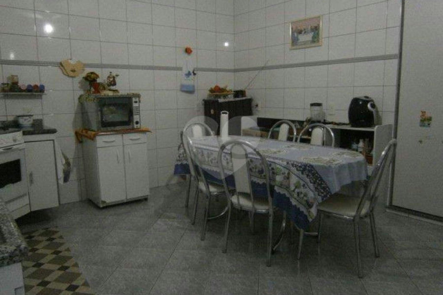 Sobrado à venda com 3 quartos, sendo 1 suíte, em Santa Teresinha, São Paulo, SP