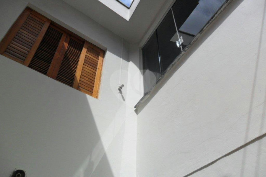 Sobrado à venda com 3 quartos, sendo 1 suíte, em Vila Romero, São Paulo, SP