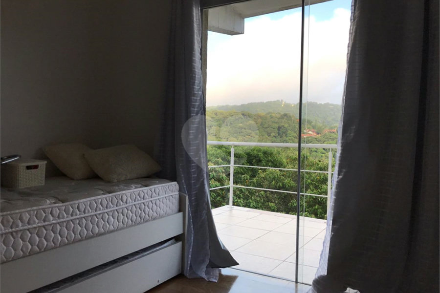 Casa à venda com 3 suítes no condomínio Alpes da Cantareira, Mairiporã - SP